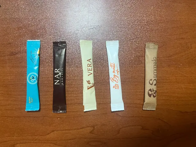 Kafe ve restoranlar için farklı tasarımlarda logolu stick şeker